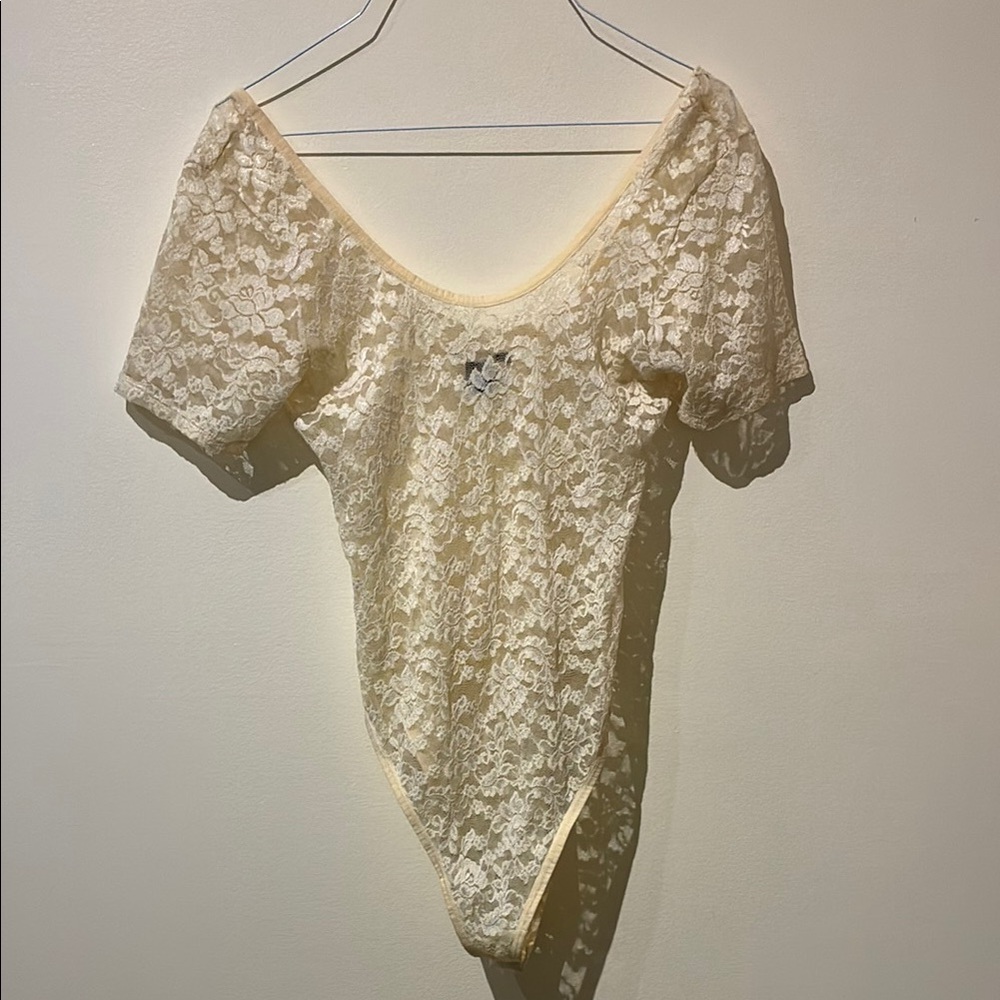 Victoria's Secret‎ Cream Lace Bodysuit - M